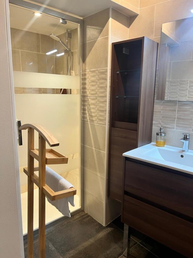 Les Suites Du Colonel Vannes Eksteriør billede